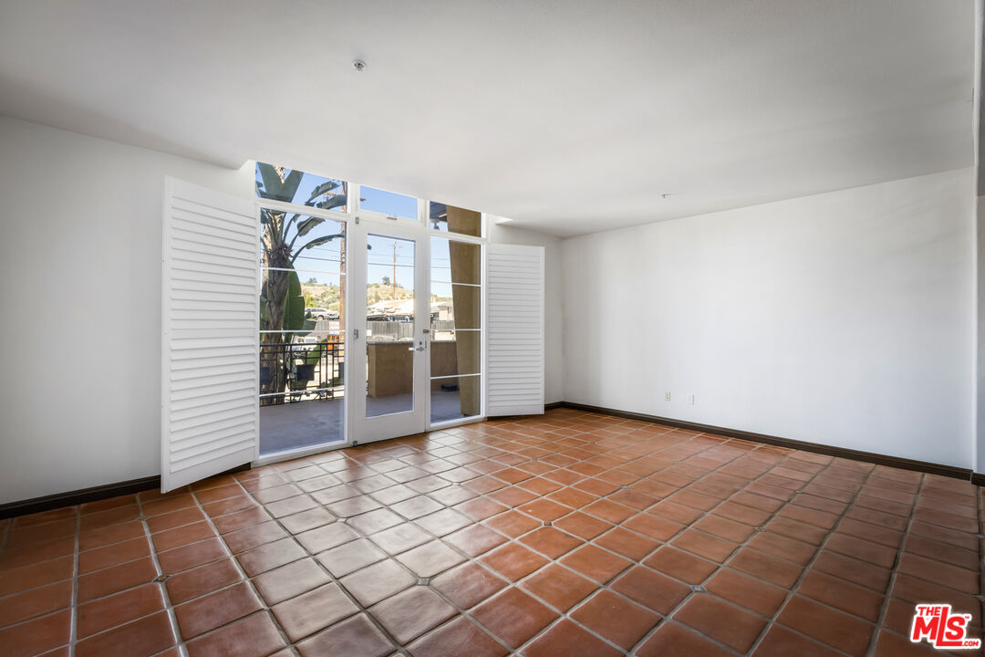 360 W Avenue 26 Unit: 100