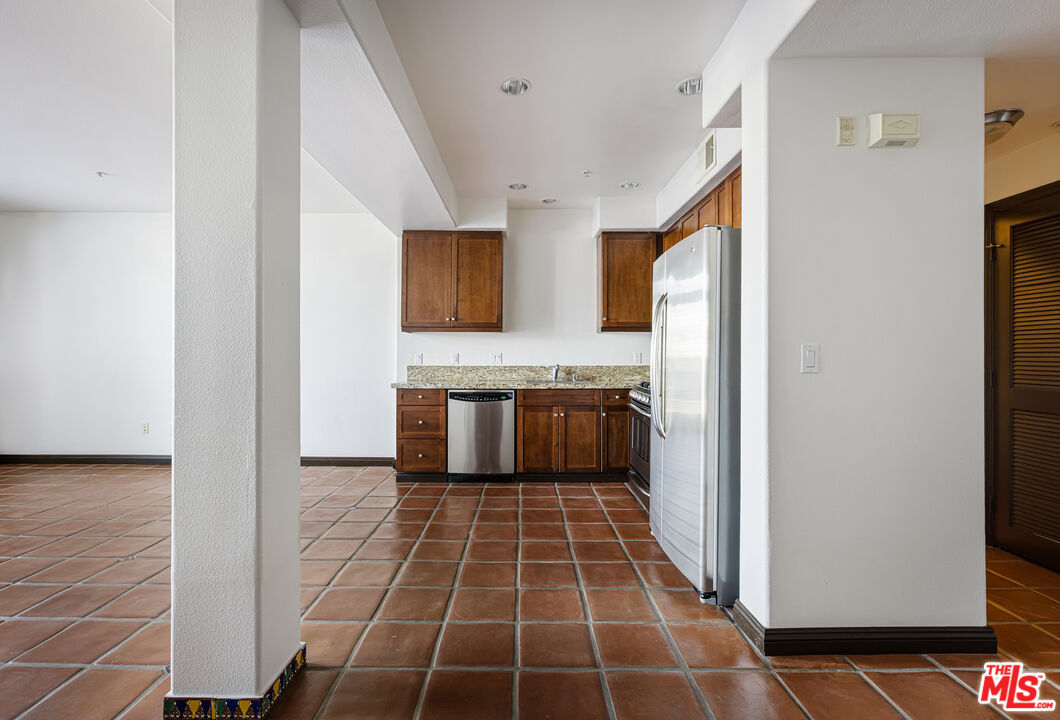 360 W Avenue 26 Unit: 100