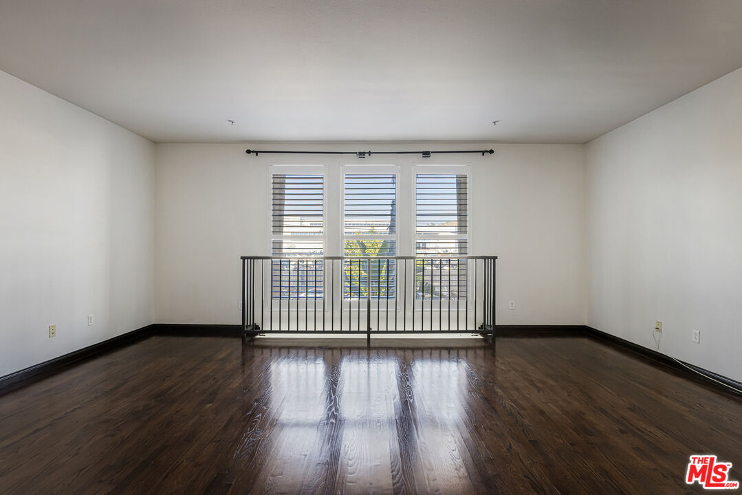 360 W Avenue 26 Unit: 100