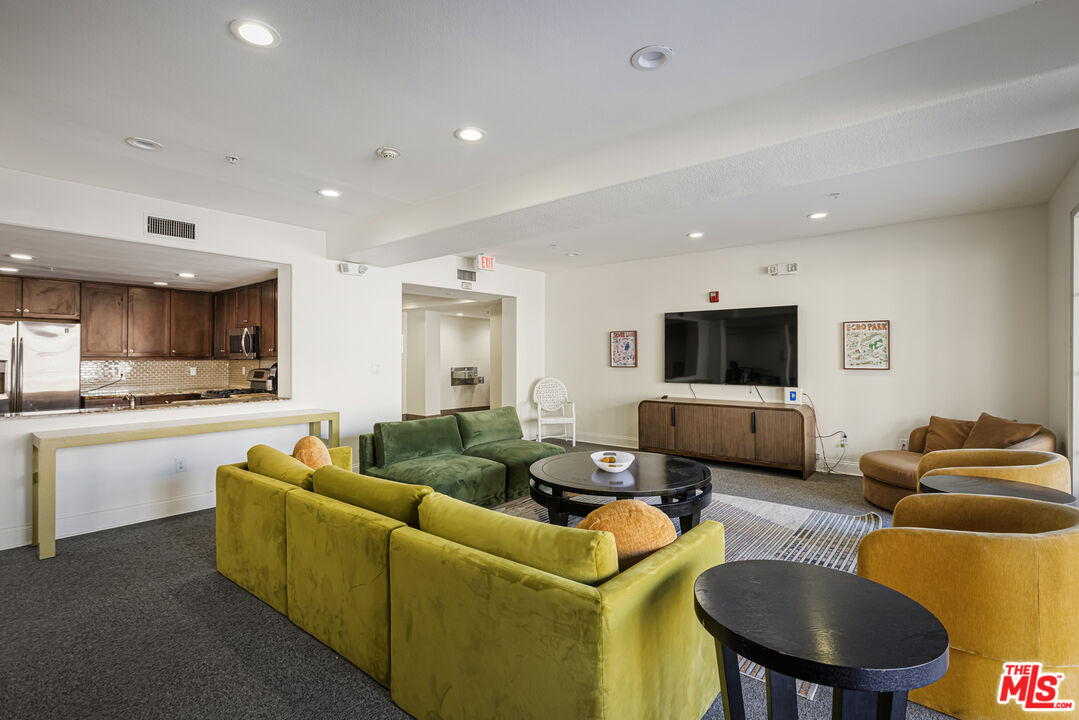 360 W Avenue 26 Unit: 100