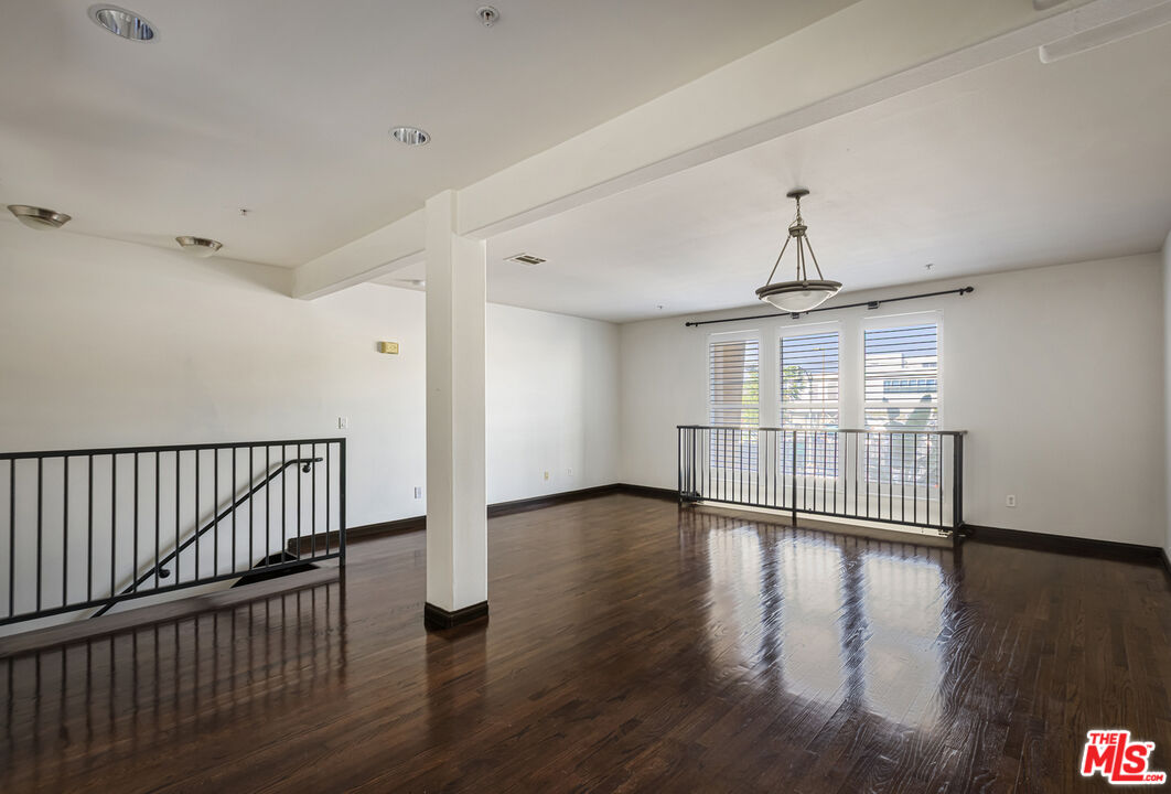 360 W Avenue 26 Unit: 100