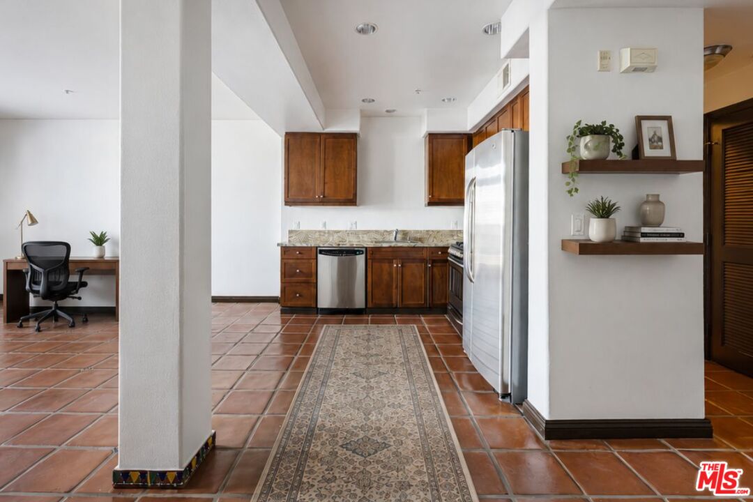 360 W Avenue 26 Unit: 100