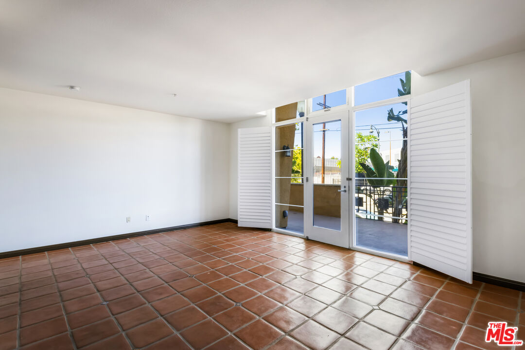 360 W Avenue 26 Unit: 100