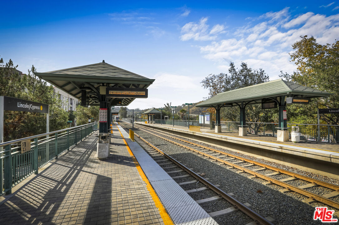 360 W Avenue 26 Unit: 100