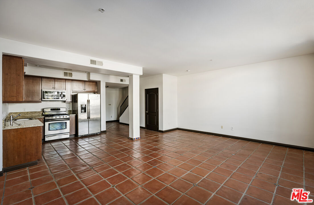 360 W Avenue 26 Unit: 100