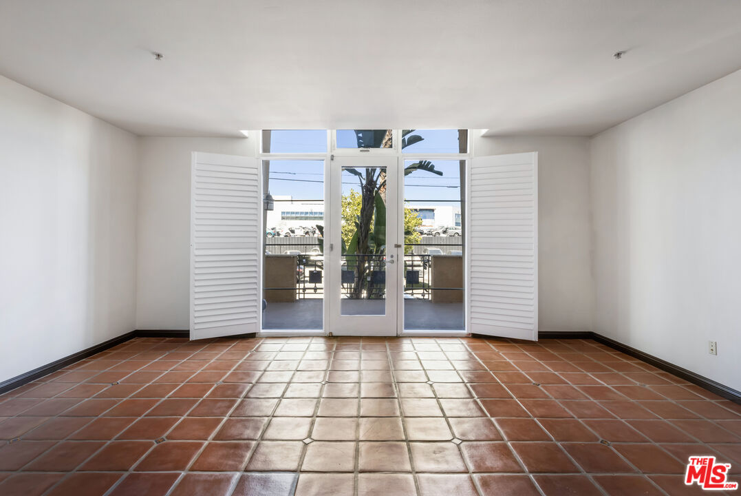 360 W Avenue 26 Unit: 100