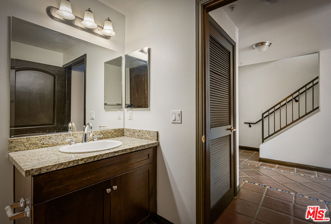 360 W Avenue 26 Unit: 100