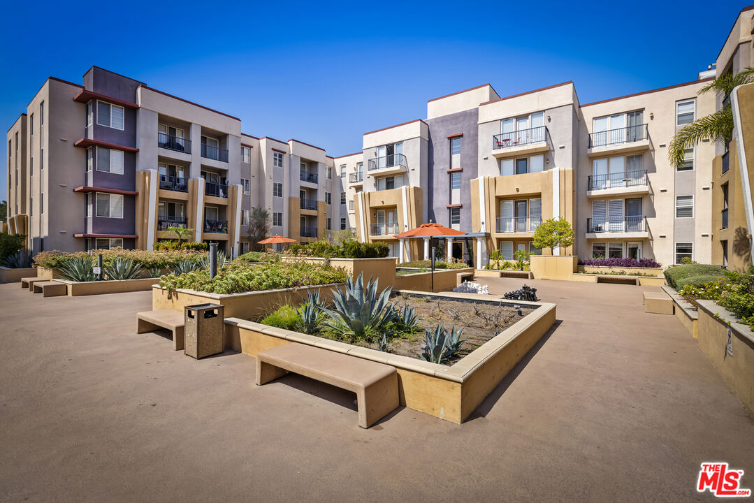 360 W Avenue 26 Unit: 100