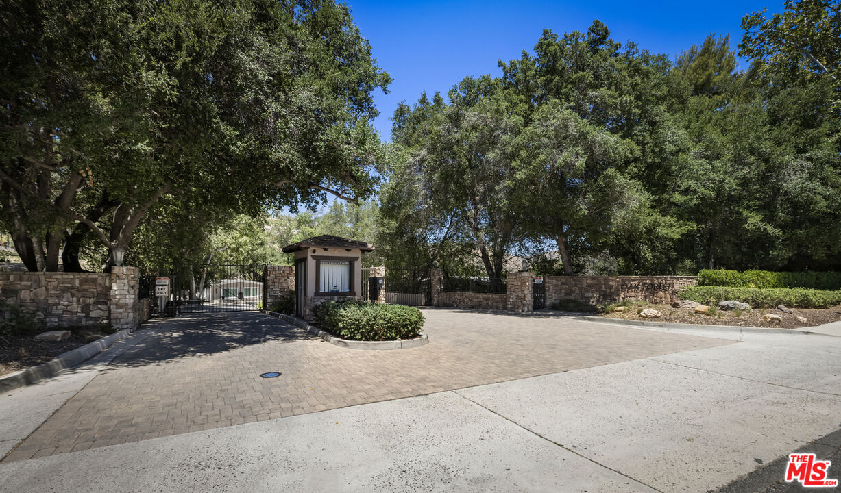 54 Robin Hood Pl