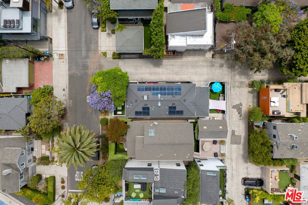2615 Beach Ave