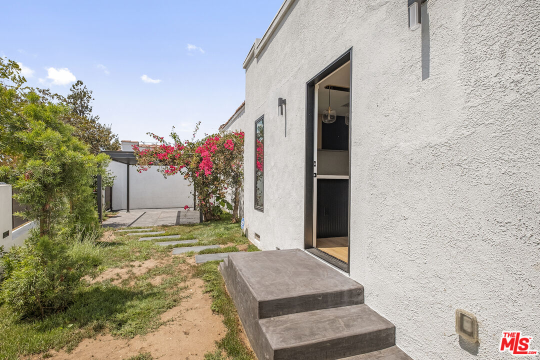 1265 Keniston Ave