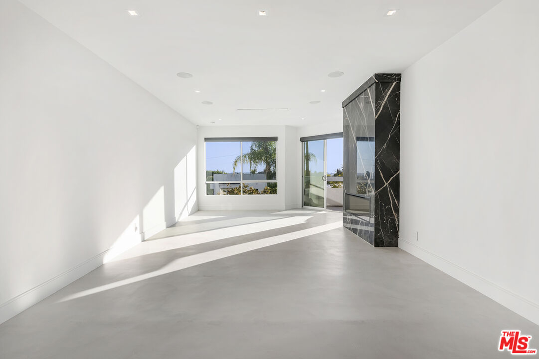 8960 Cynthia St Unit: 116