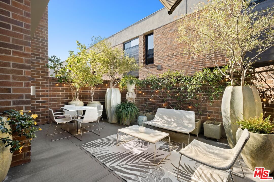 9305 Burton Way Unit: A