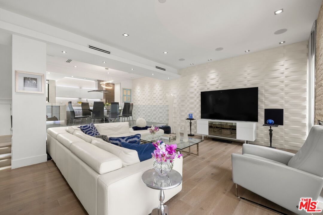 9305 Burton Way Unit: A