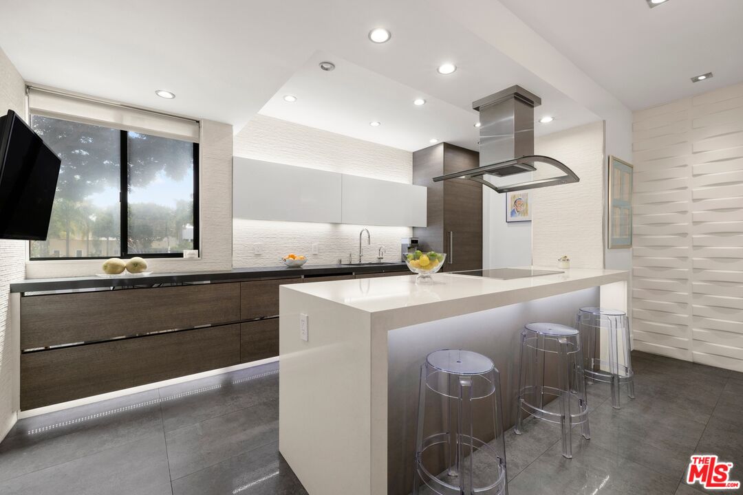 9305 Burton Way Unit: A