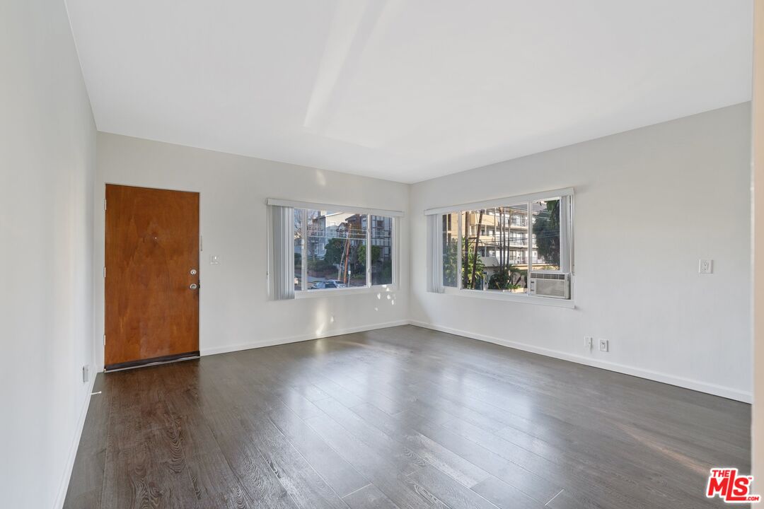 1301 S Saltair Ave Unit: 2