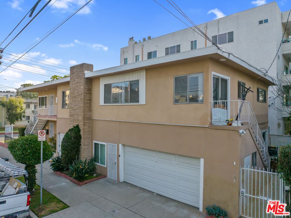1301 S Saltair Ave Unit: 2