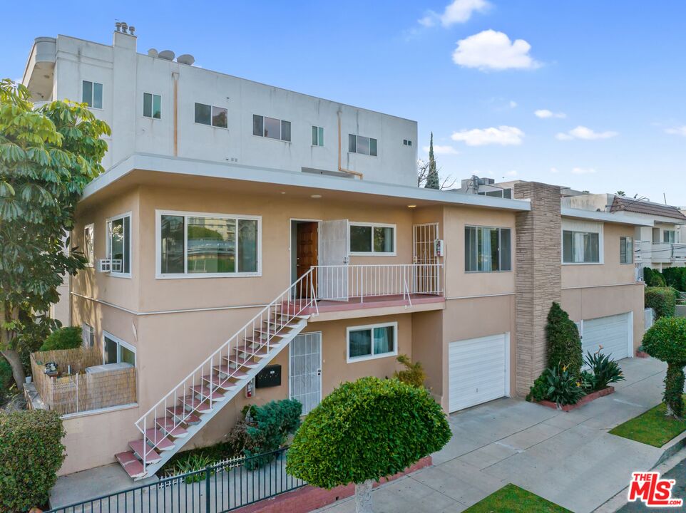 1301 S Saltair Ave Unit: 2