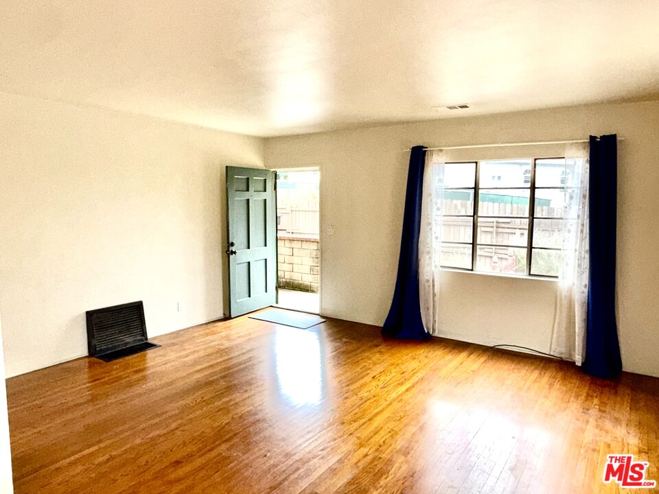 2618 Prospect Ave