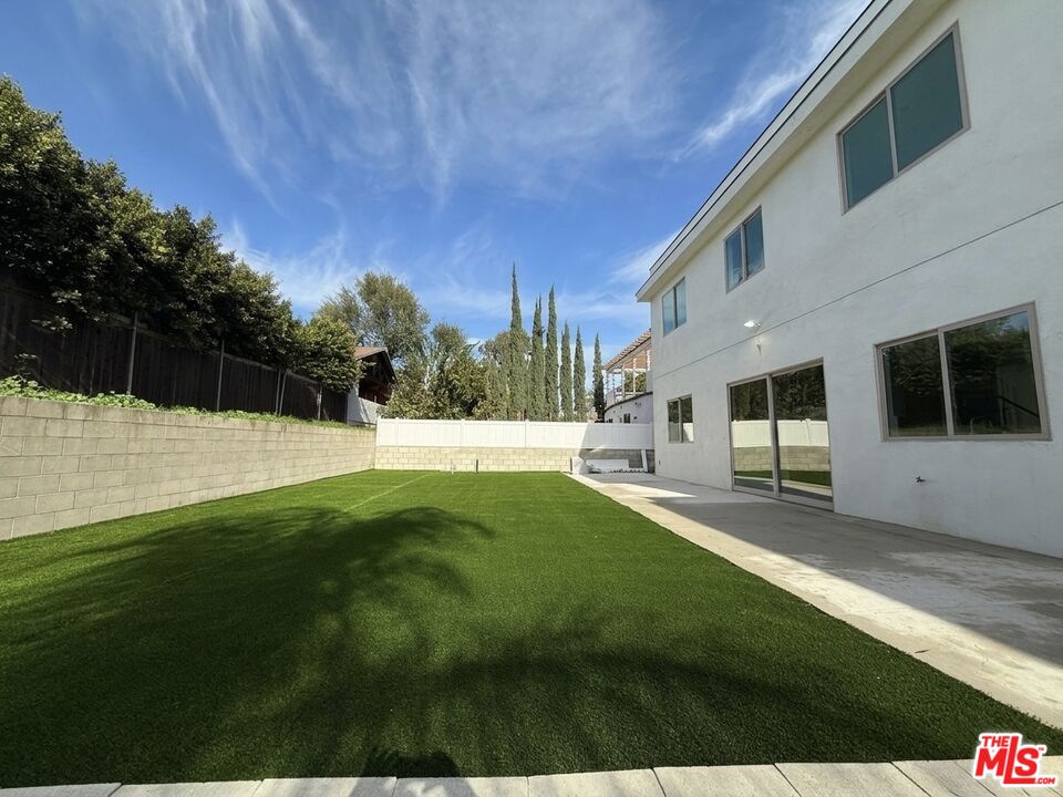 6723 Sunnyslope Ave