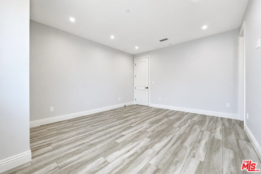 6723 Sunnyslope Ave