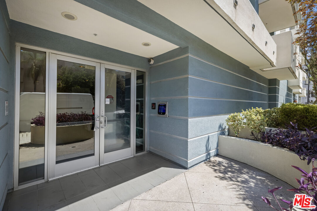 436 S VIRGIL AVE Unit: PH10