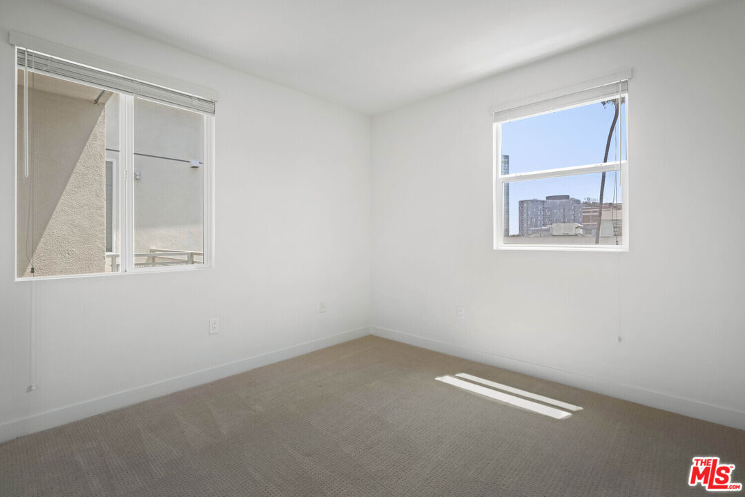 436 S VIRGIL AVE Unit: PH10