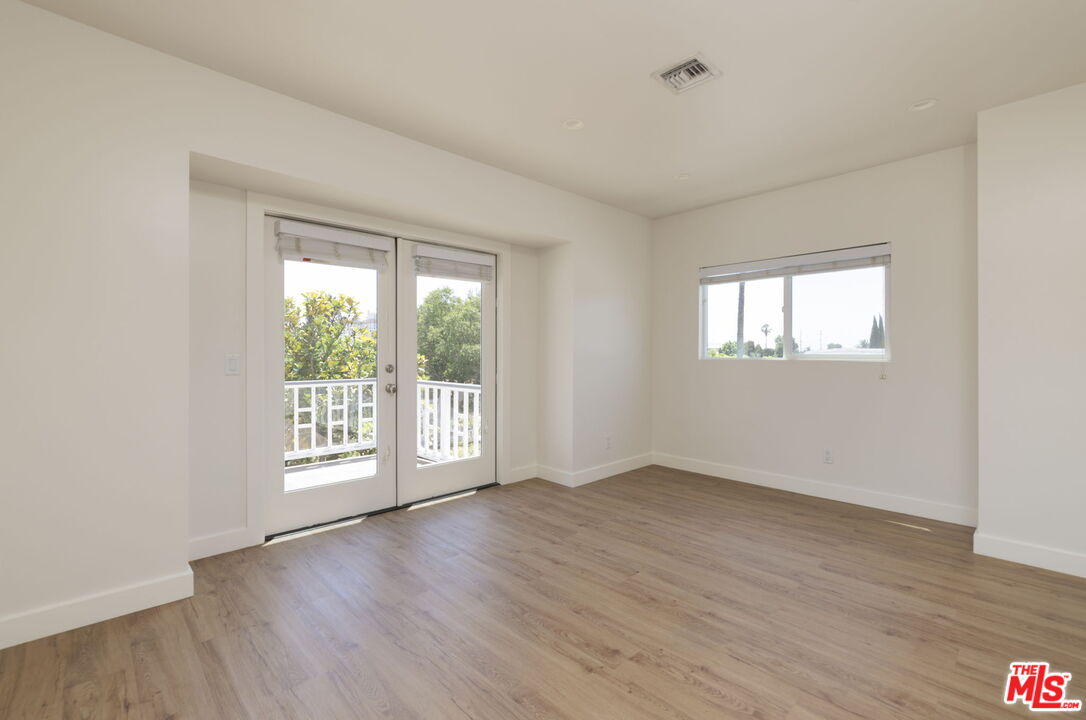 727 N La Fayette Park Pl Unit: 2