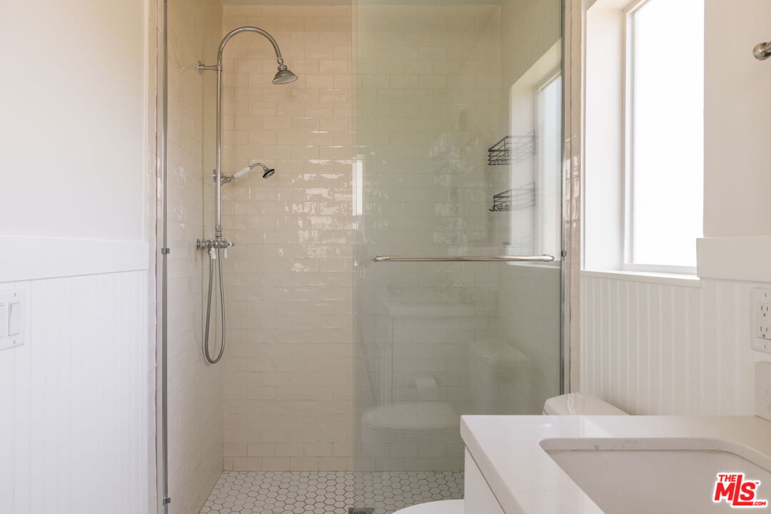 727 N La Fayette Park Pl Unit: 2