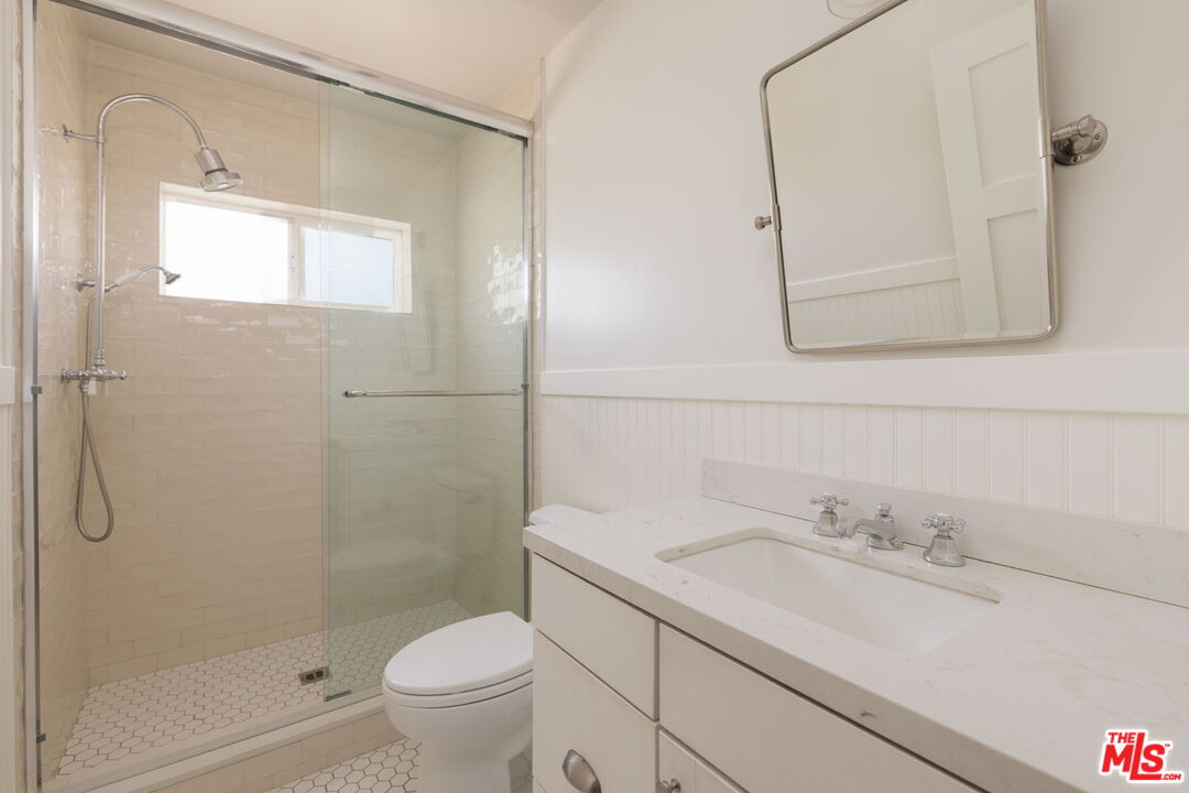 727 N La Fayette Park Pl Unit: 2