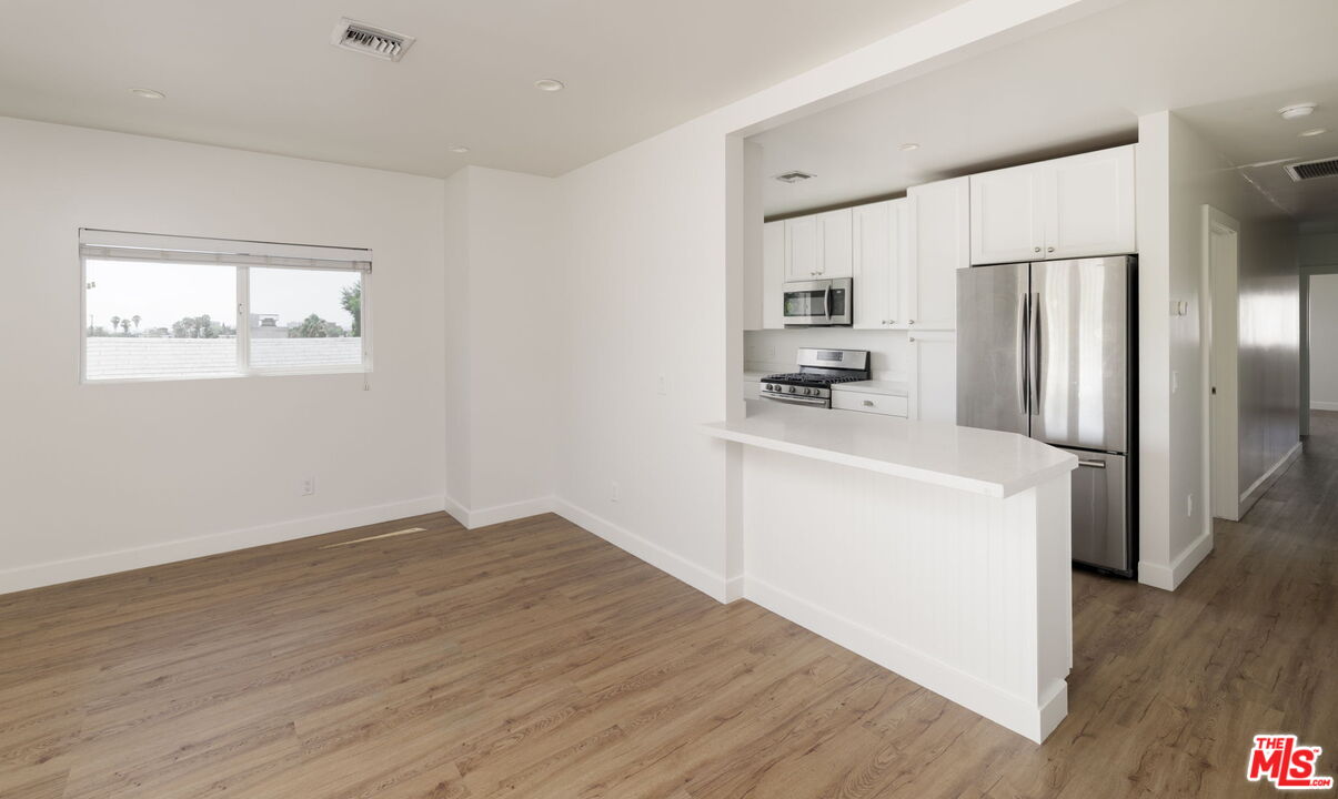 727 N La Fayette Park Pl Unit: 2