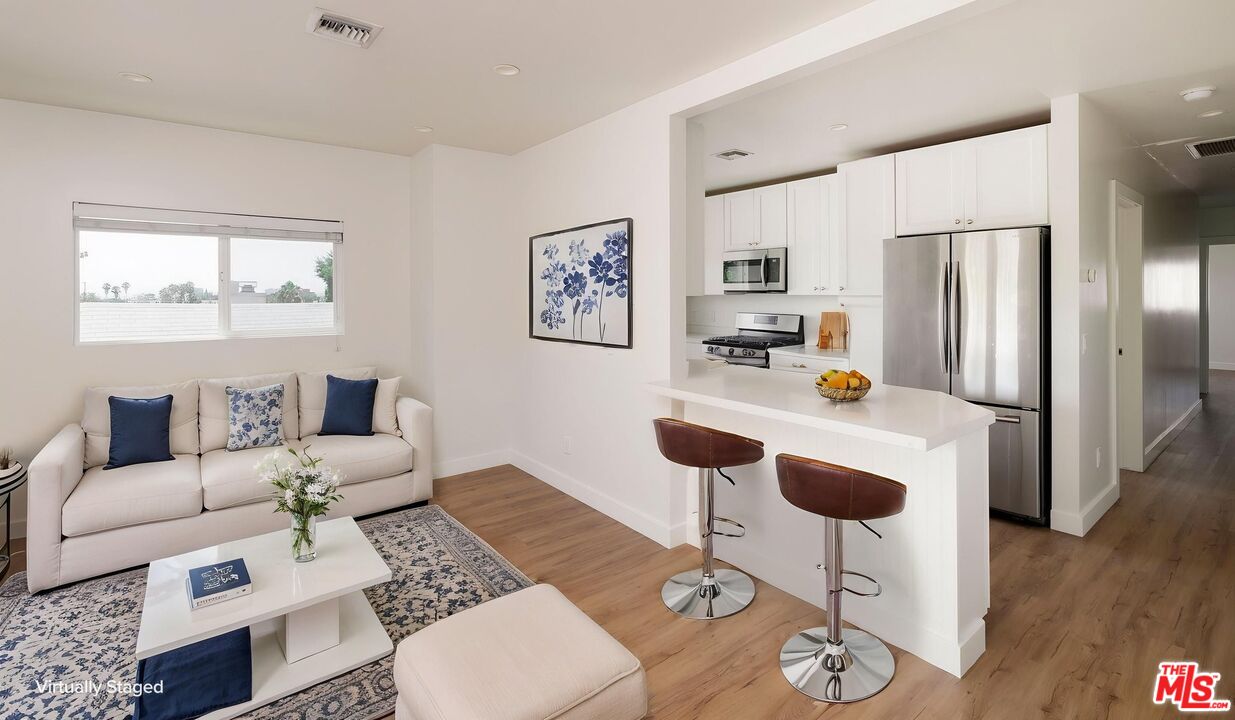 727 N La Fayette Park Pl Unit: 2
