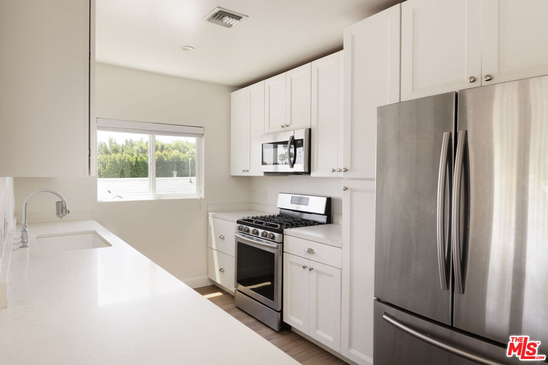 727 N La Fayette Park Pl Unit: 2