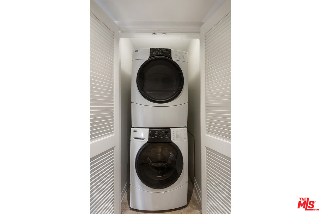 851 N San Vicente Blvd Unit: 102