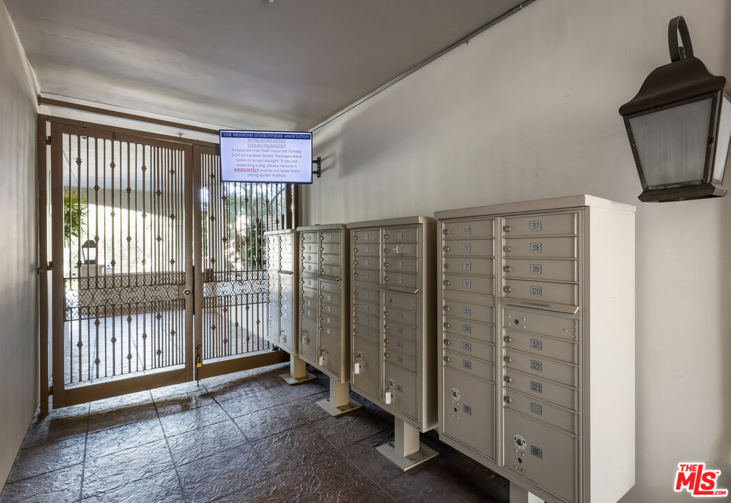 851 N San Vicente Blvd Unit: 102