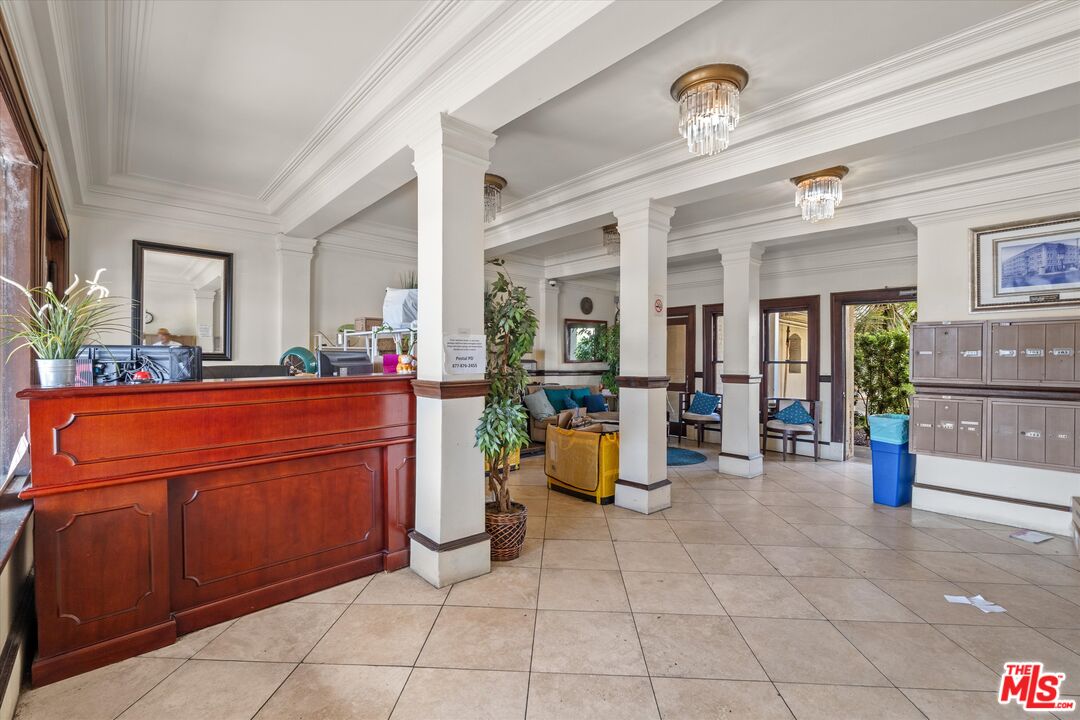 4125 S Figueroa St Unit: 302