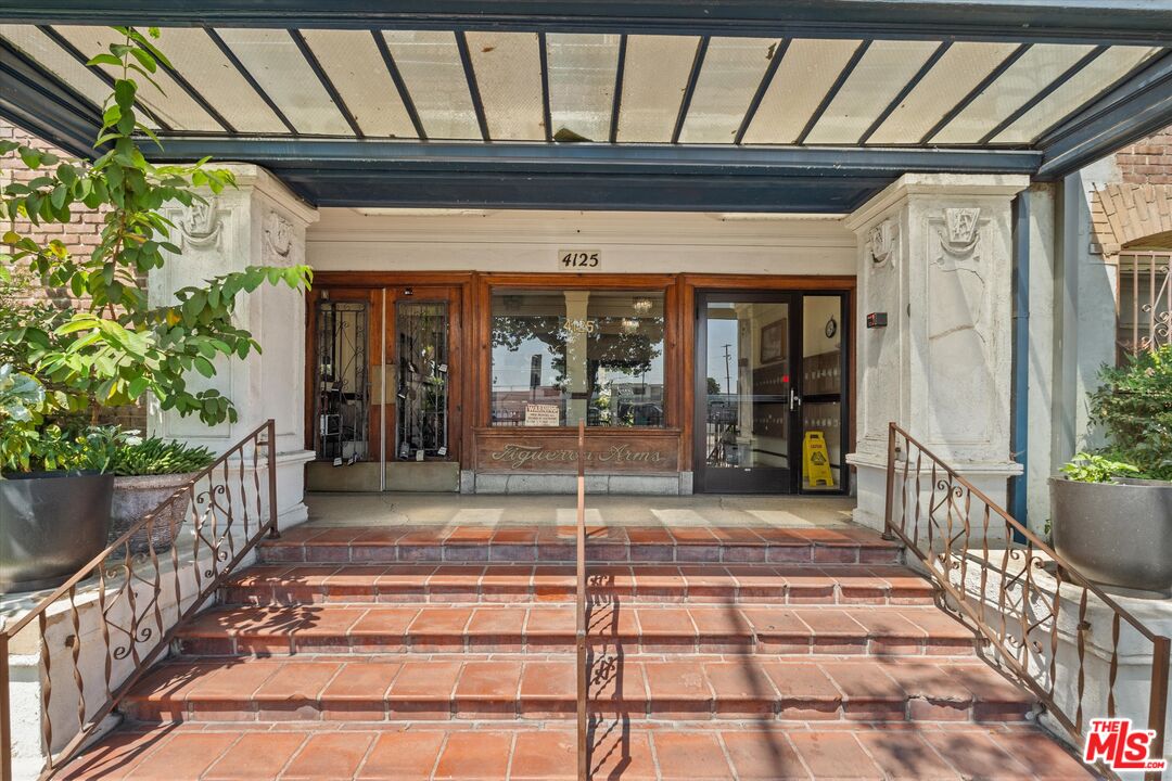 4125 S Figueroa St Unit: 302
