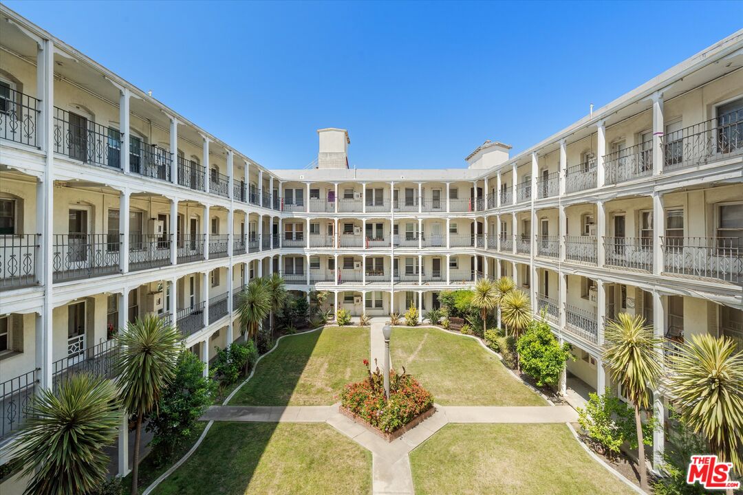 4125 S Figueroa St Unit: 302