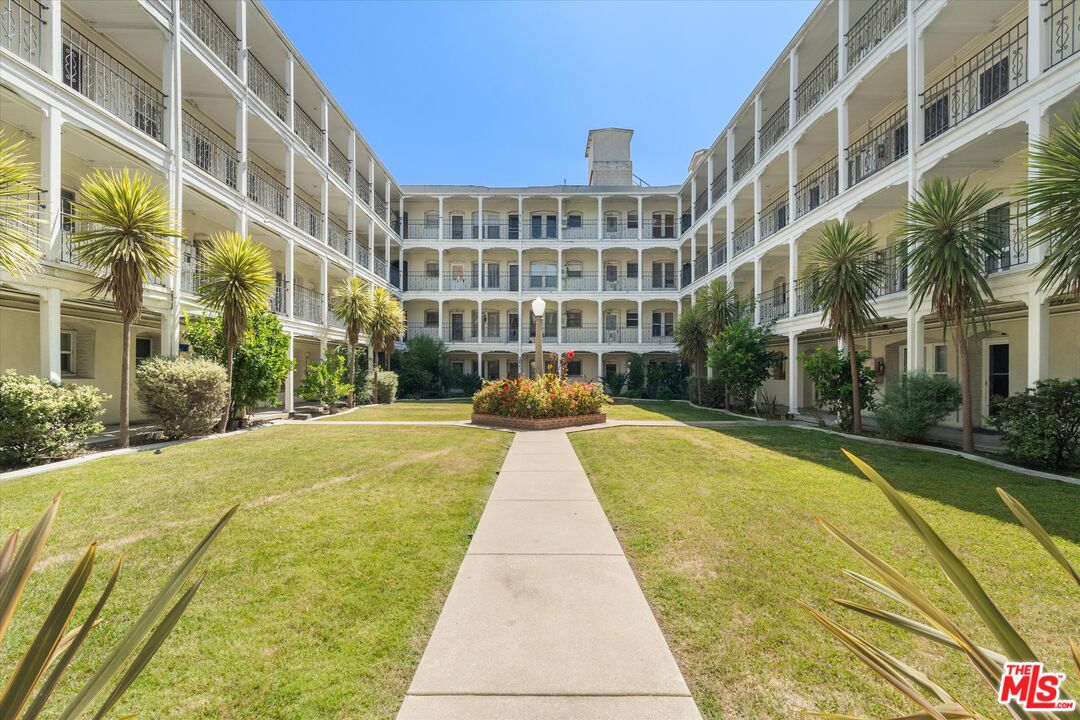 4125 S Figueroa St Unit: 302