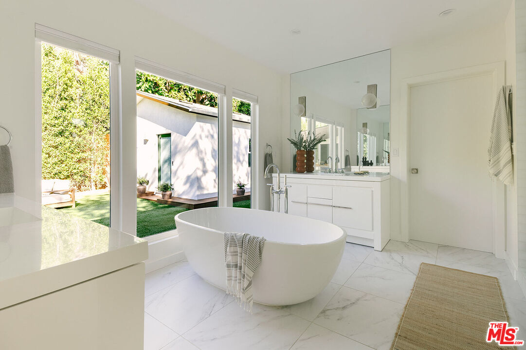 10346 Ilona Ave