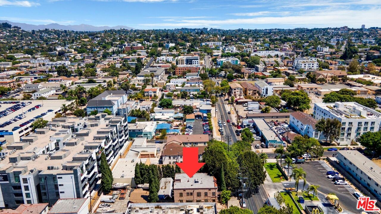 4149 Melrose Ave