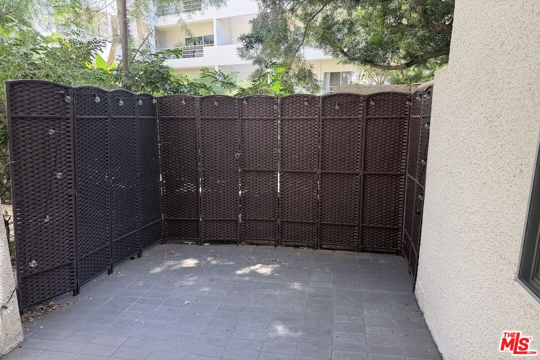 1131 Alta Loma Rd Unit: 602