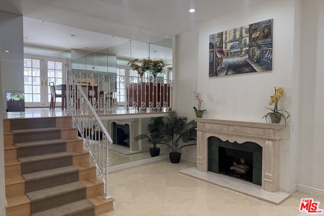 1131 Alta Loma Rd Unit: 602