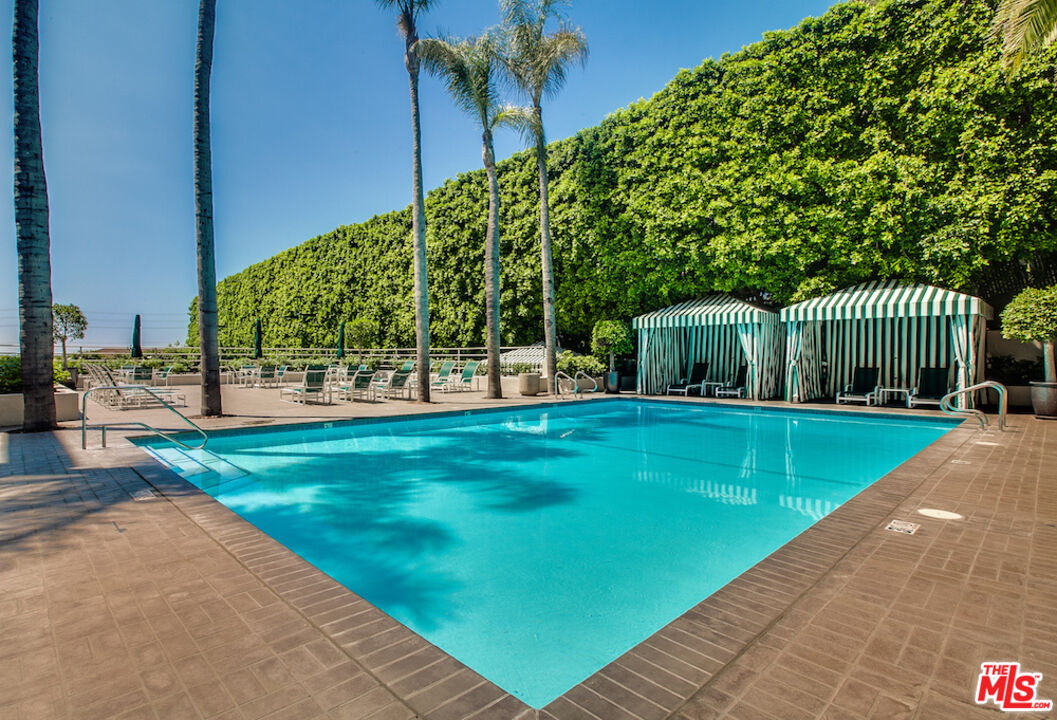 1131 Alta Loma Rd Unit: 602