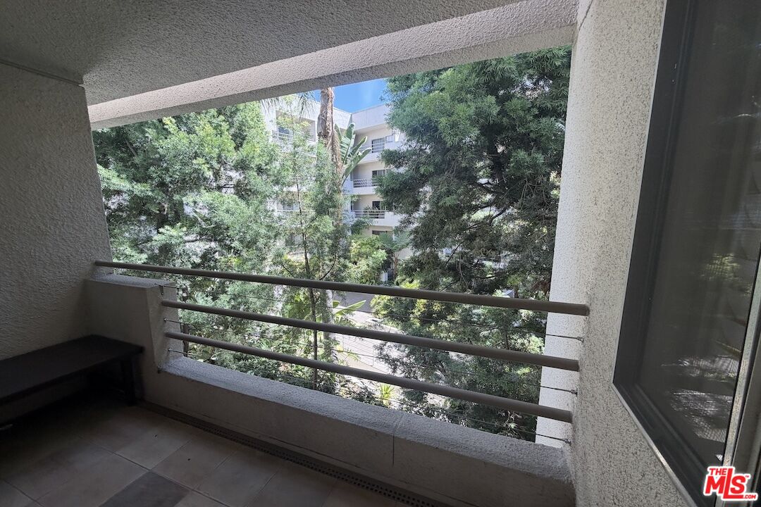 1131 Alta Loma Rd Unit: 602