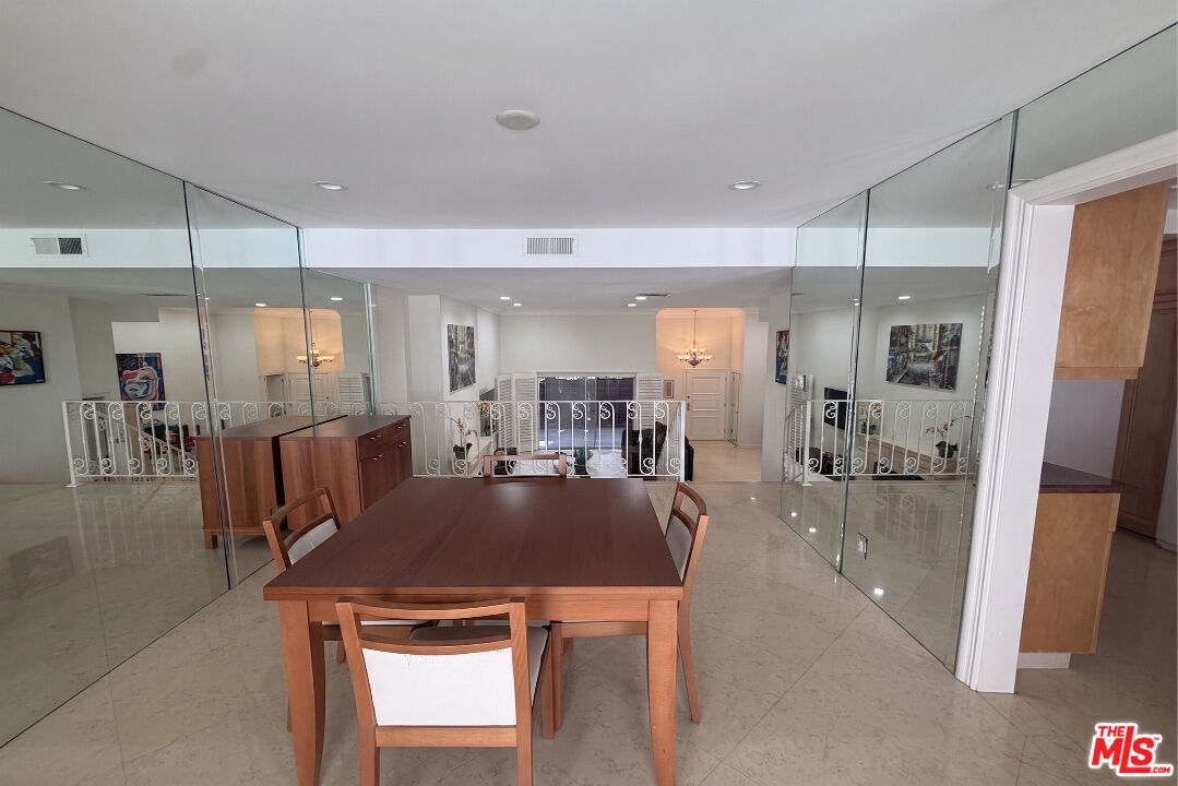 1131 Alta Loma Rd Unit: 602