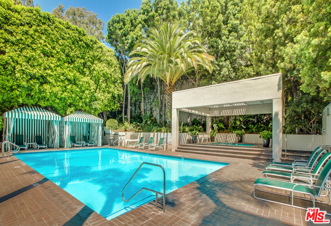 1131 Alta Loma Rd Unit: 602