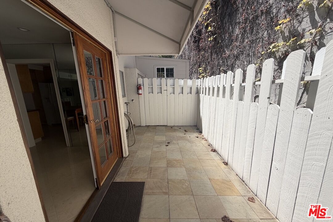 1131 Alta Loma Rd Unit: 602