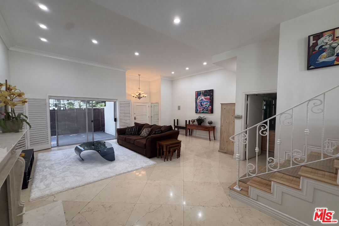 1131 Alta Loma Rd Unit: 602