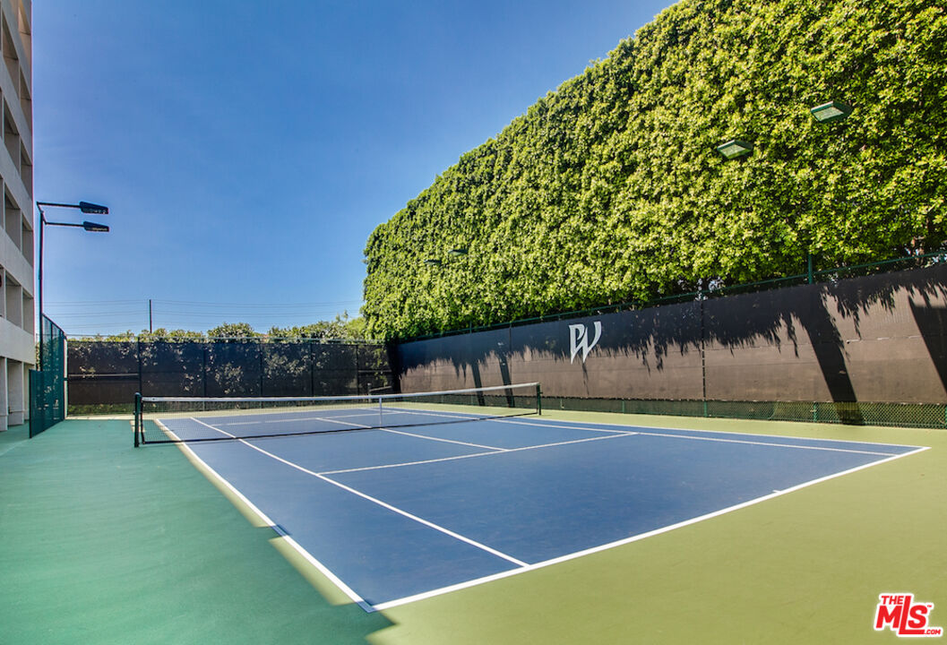1131 Alta Loma Rd Unit: 602